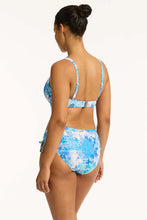Load image into Gallery viewer, Sea Level Daisyfield Cross Front Multifit Bra Top
