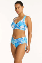 Load image into Gallery viewer, Sea Level Daisyfield Cross Front Multifit Bra Top
